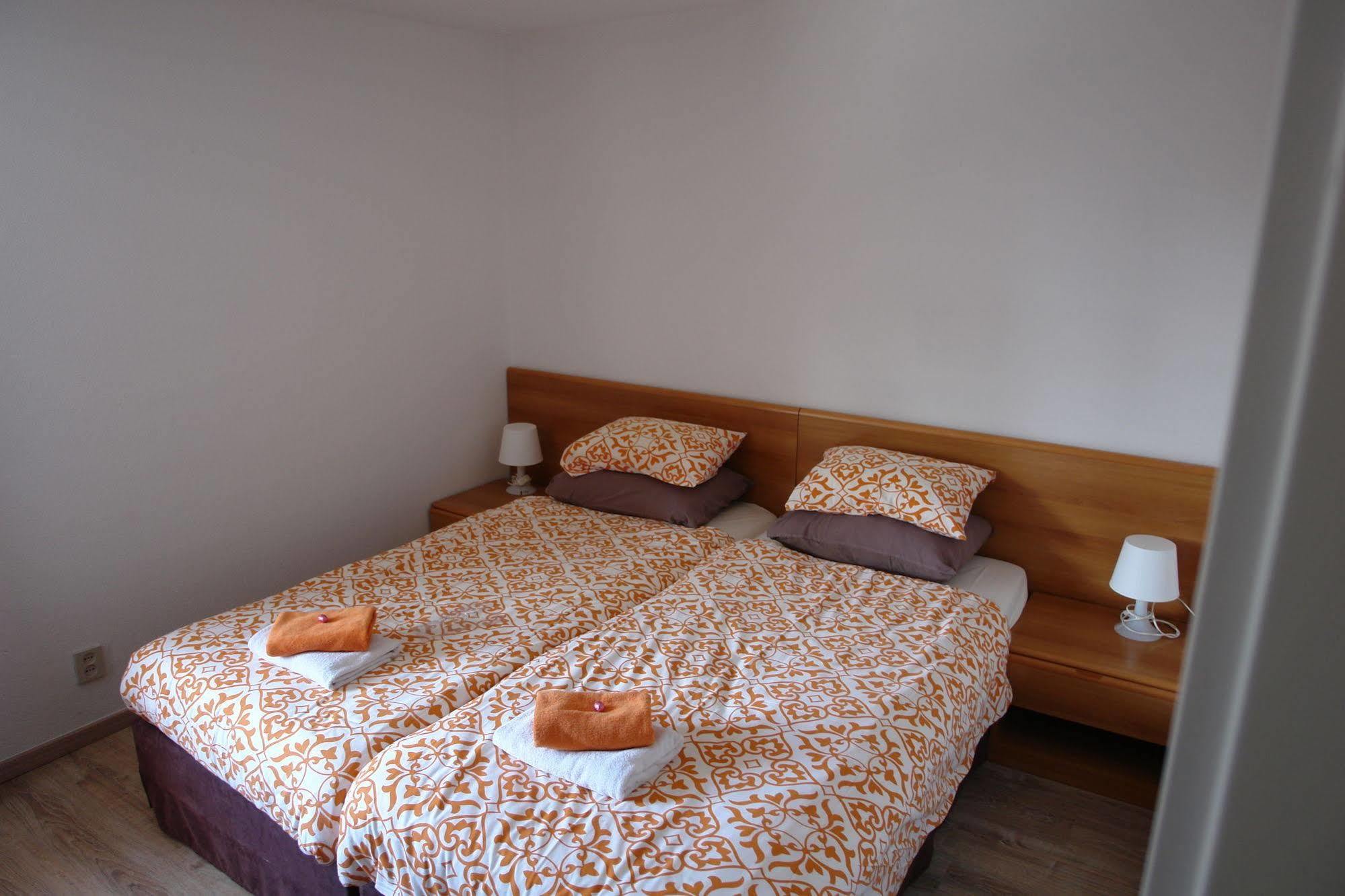Apart Hotel Het Veerse Meer คอร์ทเคเนอ ภายนอก รูปภาพ