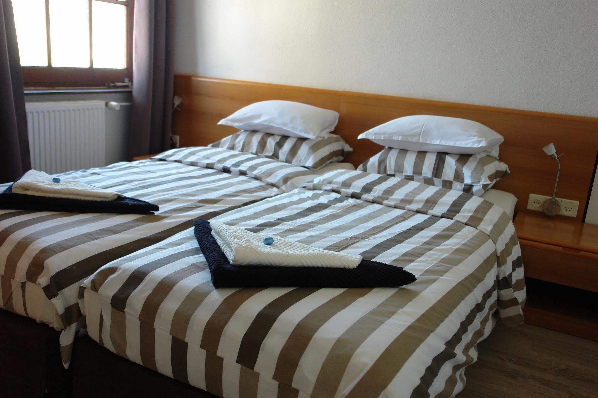 Apart Hotel Het Veerse Meer คอร์ทเคเนอ ภายนอก รูปภาพ